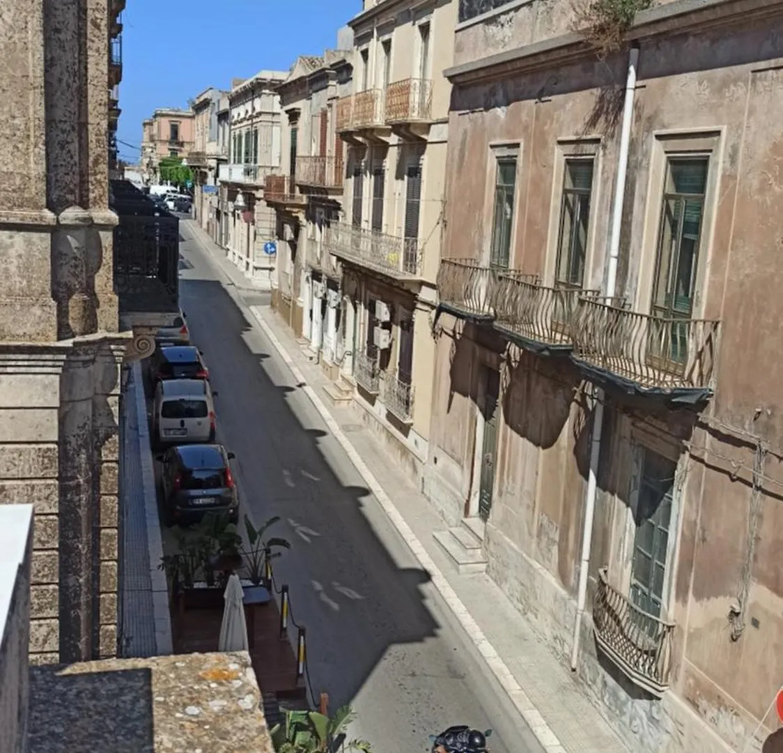 Casa Annita, Casa Vacanza In Stile Sicilia, In Pieno Centro A Pachino Daire